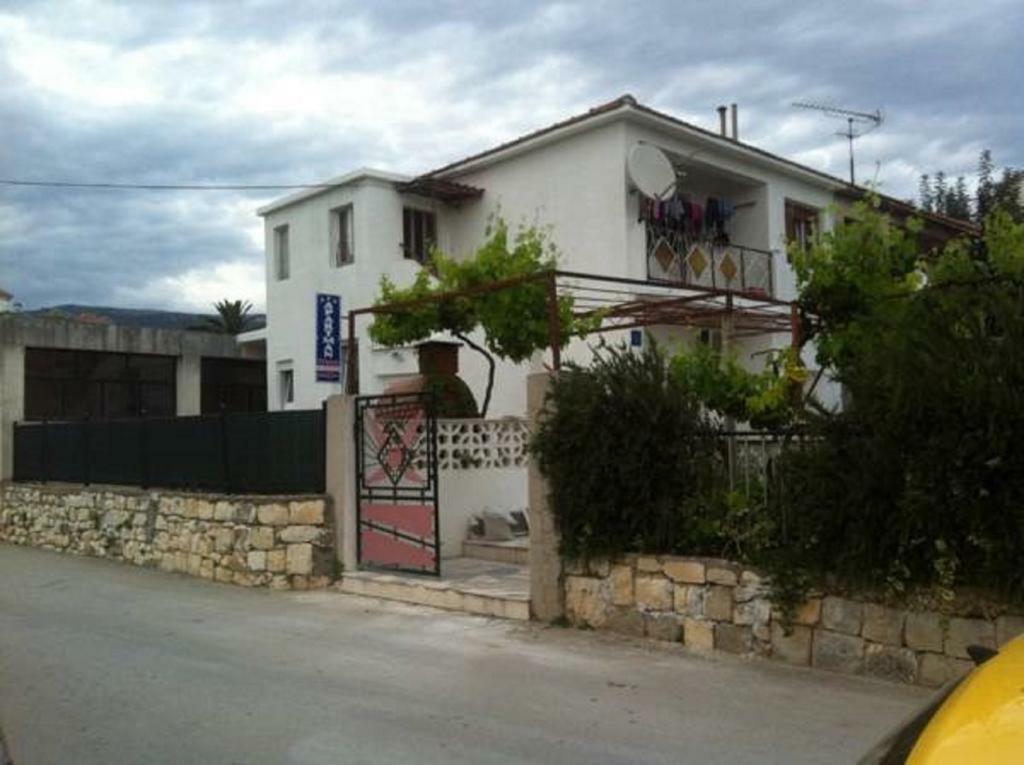 Apartment Nehaj Kaštela Екстериор снимка